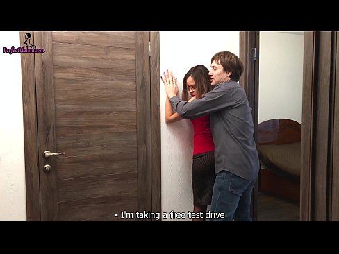 ❤️ Sexy Realtor Sensually Jerks Kanyang Puke at Fucks Habang Nagbebenta ng Kanyang Apartment - Krempai ❤️❌ Russian porn sa amin ❌❤